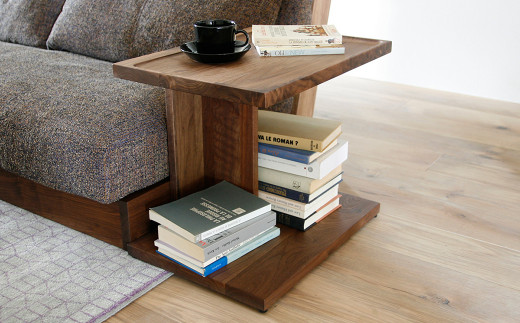 【受注生産】職人が一点一点丁寧に仕上げた力強い天然の木目が美しい サイド テーブル 。HIRASHIMA CARAMELLA Side Table 049 Low