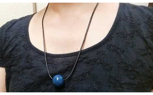 【本漆塗】漆ペンダント21ミリ「17」（青）