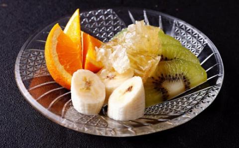 はちみつ 国産純粋 巣みつ 300g（九州蜂の子本舗） 蜂蜜 ハチミツ コムハニー 国産 デザート 数量限定 ビタミン ミネラル ギフト 贈答品 プレゼント 箱入り