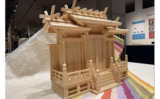 【受注生産品】仏壇職人がつくる神棚 屋根違い三社型