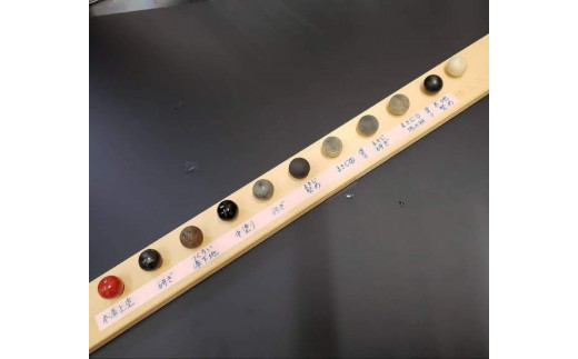 【ギフト用】【本漆塗】漆ピアス(メタリックグリーン)9ミリ玉《イヤリング可》