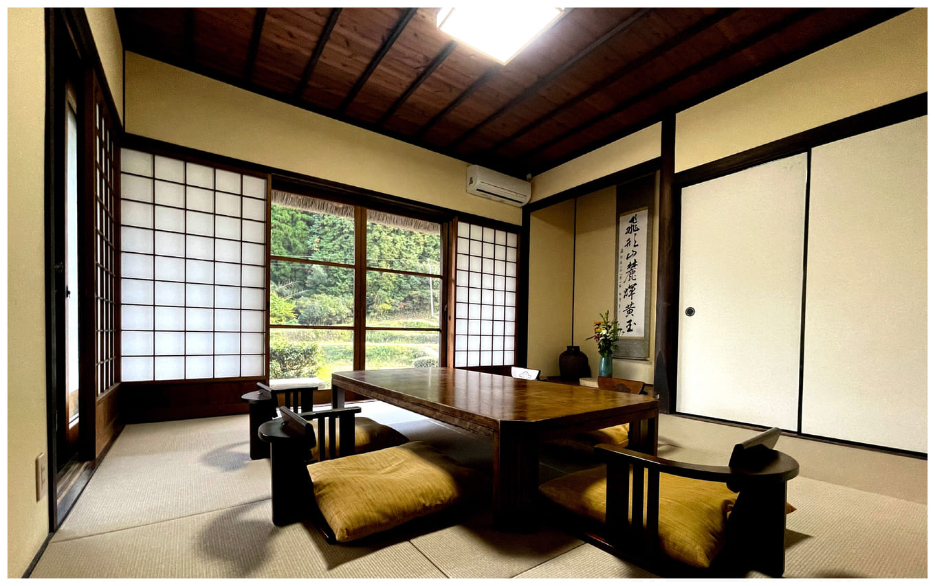 【1日1組一棟貸切】男ノ子焼の里 夕食BBQ食材付宿泊券（4名様） 【レターパック】 キャンプ 宿泊 ゲストハウス 1棟貸し 宿泊券 4名様 BBQ バーベキュー 食材付き お米付き 1日1組 限定 旅行 自然 アウトドア 子供 子連れ 遊び 福岡県 八女市