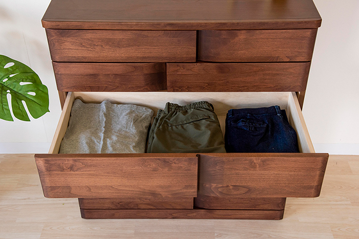 取っ手が変わったアルダー材105-7段ハイチェスト ハート(ブラウン)