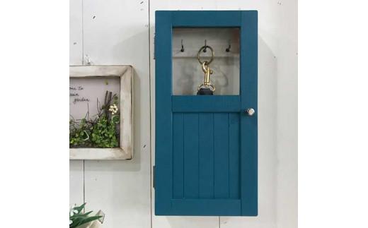小さな扉のキーボックス 青色