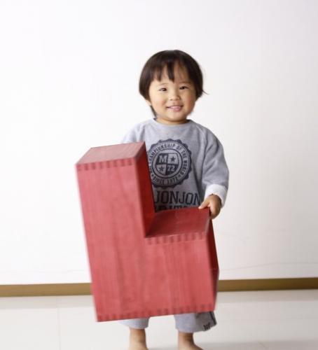 【PRIMO ステップスツール シュイロ】★約1.6kgの軽さと腕利きの職人でも至難の技である角度の付いたロッキング組を用いて丈夫さを兼ね備えたスツール 紫外線に強く色褪せにくいセラウッド塗装仕上