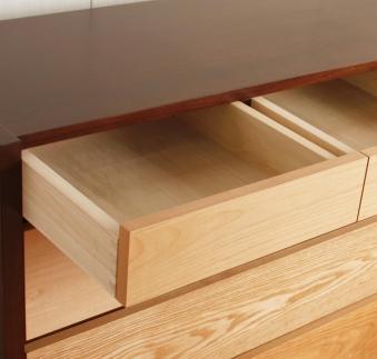 【MOBEL／メーベル 60-5チェスト】★引出しが本体に入り込んだフラットなデザインに異なる5種類の天然木を使った優しいグラデーションの≪5段≫チェスト