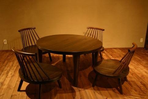 【異邦人 あぐら卓 5点セット】★さざ波のような優しい表情を持ち、浮造り加工を施した独特の風合いを楽しめます