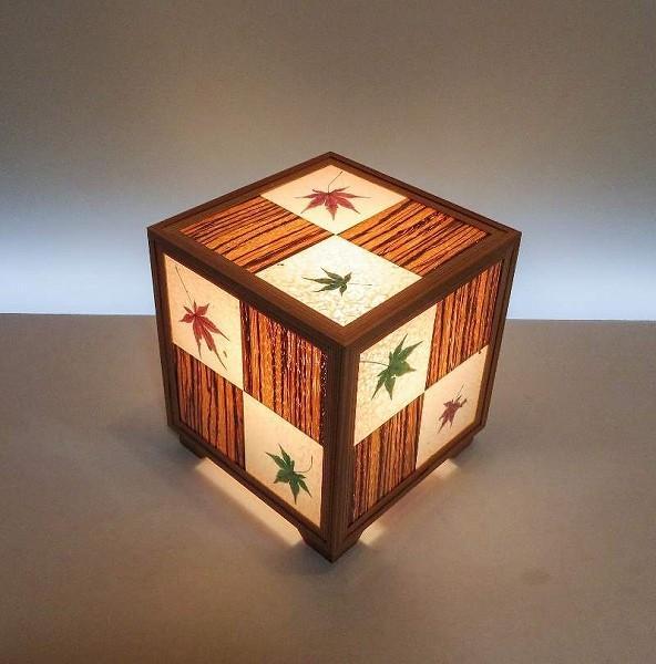銘木行灯 キューブ型  ゼブラツキ板 柾目 手漉和紙 紅葉入り