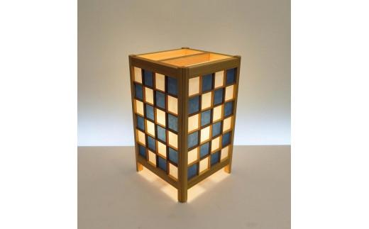 角行灯「匠」 Mサイズ 楮和紙 無地(晒) 紺色 市松模様(格子組子)