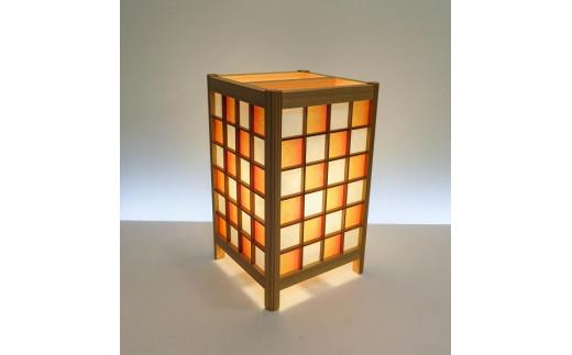 角行灯「匠」 Mサイズ 楮和紙 無地(晒) 橙色 市松模様(格子組子)