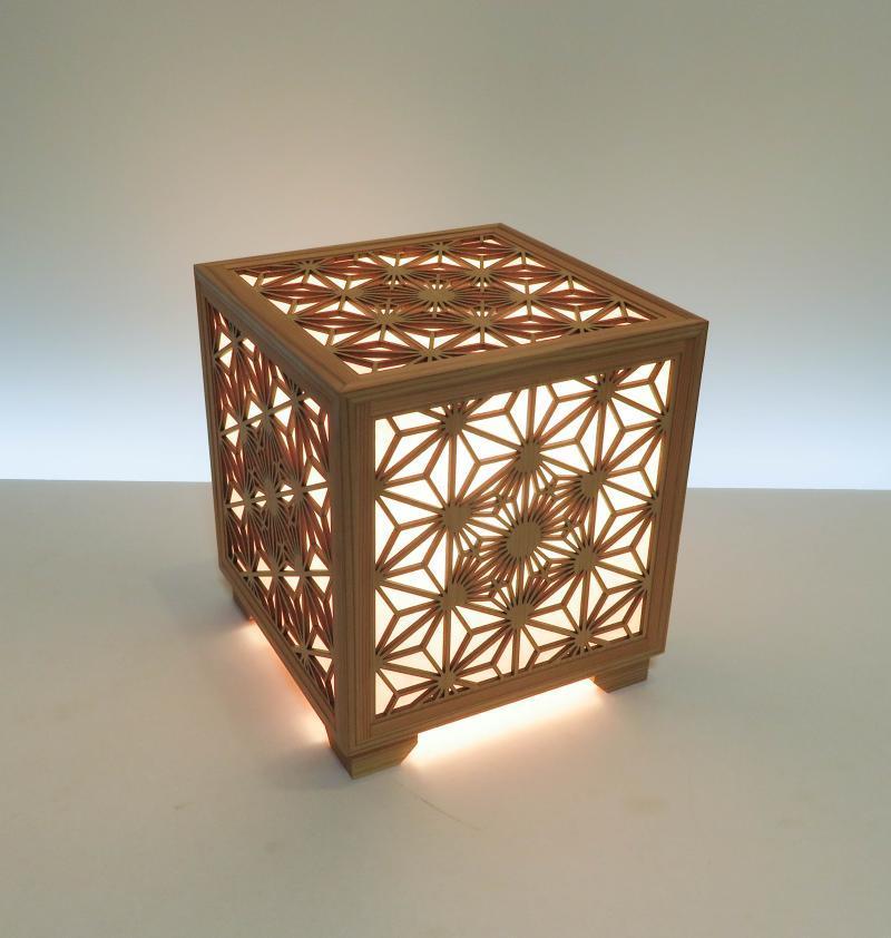 レーザー行灯「趣」キューブ 八重桜と麻の葉組子模様（和紙貼り）