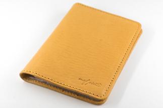 maf pinto レザーカードケース (クリアポケット) ナチュラル シュリンク