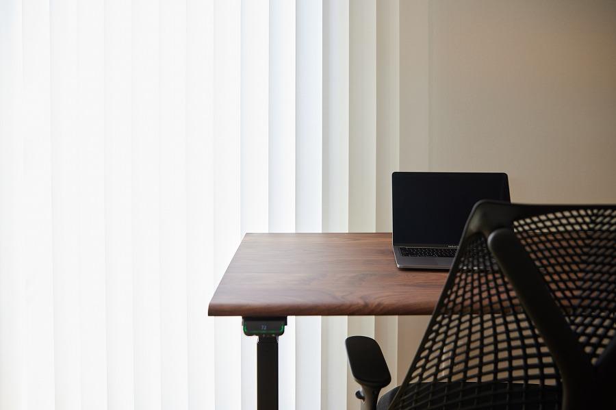 【幅120cm】【ウォールナット】 電動昇降デスク 無垢材 パソコンデスク WAAKstandingPro