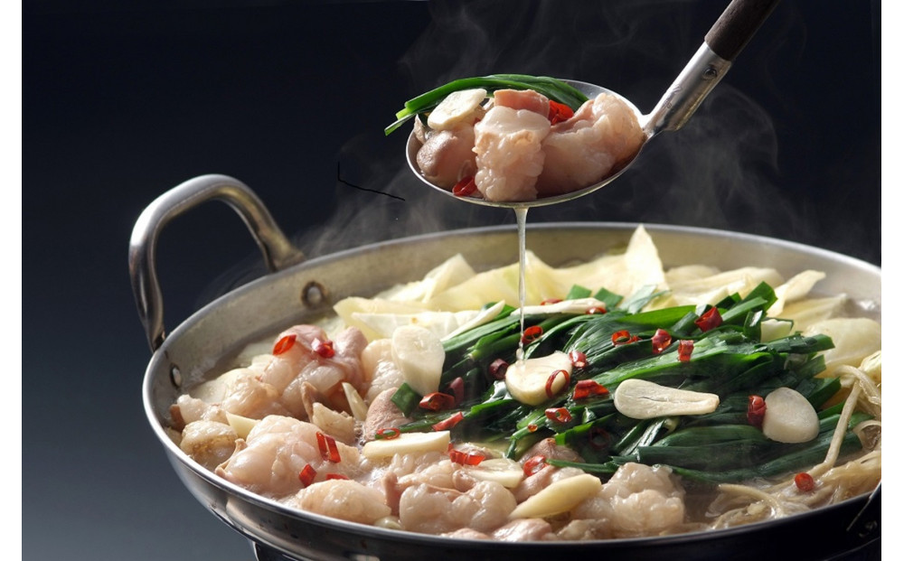 【超特急便5日以内に発送】（ちゃんぽん麺1200g付）博多特選もつ鍋（プリプリの国産牛小腸のみ使用7～8人前・醤油味）福岡ブランド