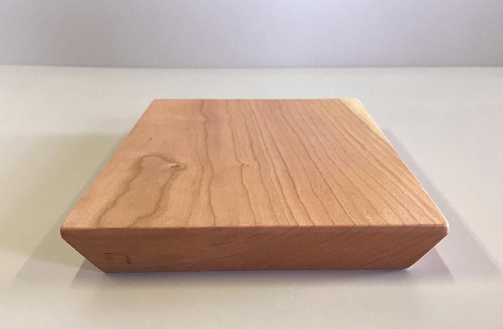 【ブラックチェリー材一枚板のカッティングボード・まな板　25ｃｍ】キッチン用品 台所 新築 引っ越し プレゼント 贈り物 母の日 父の日 誕生日 MUKU屋 MUFactory