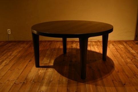 【異邦人 あぐら卓】★さざ波のような優しい表情を持ち、浮造り加工を施した独特の風合いを楽しめます