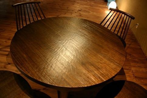 【異邦人 あぐら卓 5点セット】★さざ波のような優しい表情を持ち、浮造り加工を施した独特の風合いを楽しめます