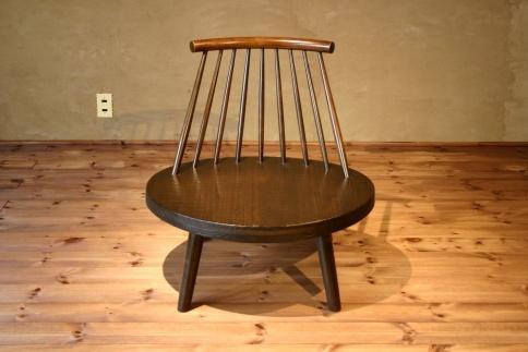 【異邦人 あぐら椅子 1脚】★さざ波のような優しい表情を持ち、浮造り加工を施した独特の風合いを楽しめます