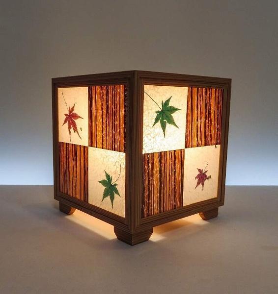 銘木行灯 キューブ型  ゼブラツキ板 柾目 手漉和紙 紅葉入り