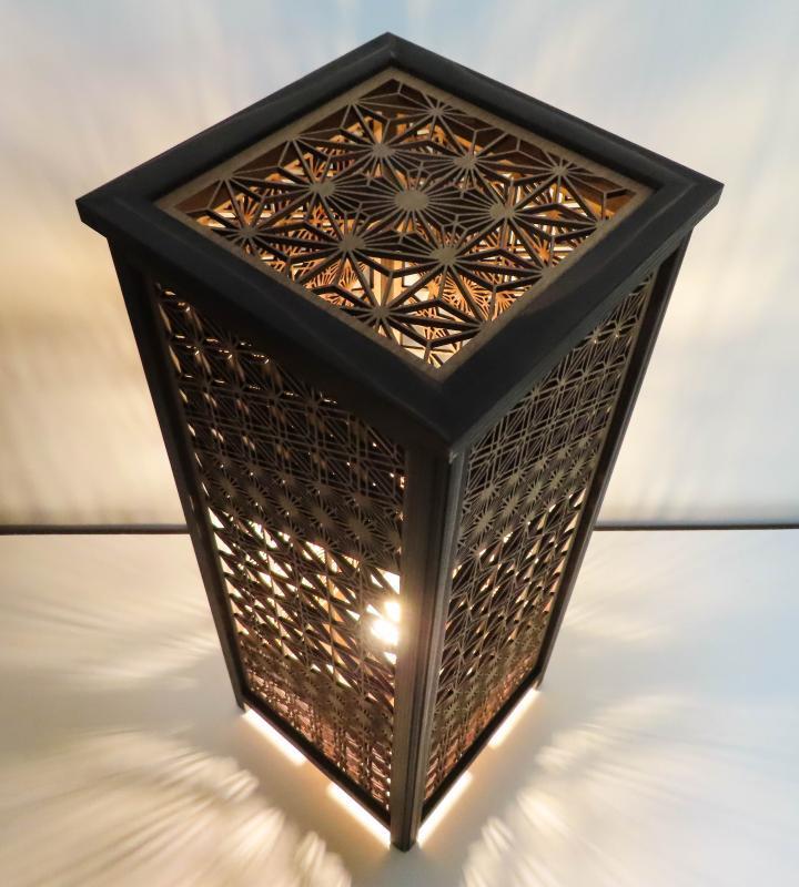 レーザー行灯「趣」Lサイズ  竜胆と八重麻の葉組子デザイン 高さ65cm LED電球付き