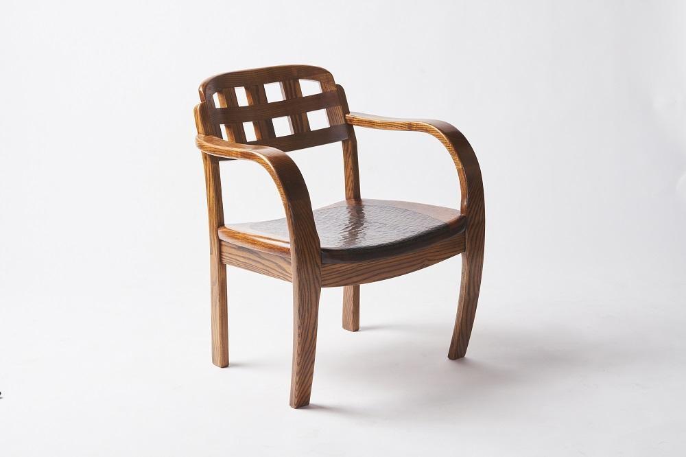 漆塗り触れ合い椅子（優雅）