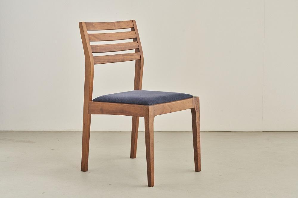 ダイニングチェア ノルディカB ウォールナット無垢材【福岡県・辻製作所】