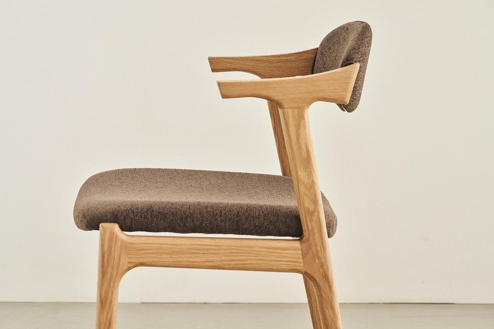 ハーフアームチェア　FLUT　フラット　オーク無垢　大川家具　大川市