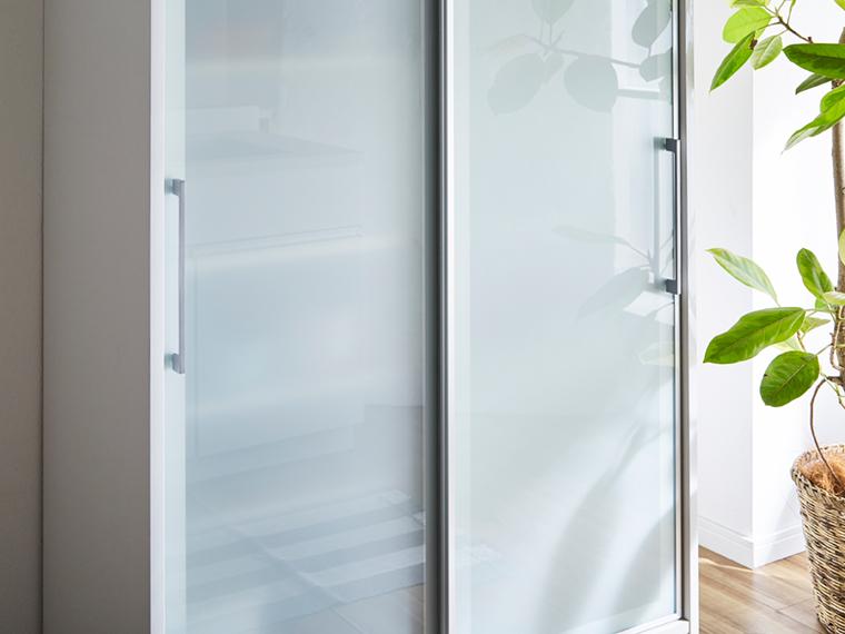 【開梱設置】 FS 食器棚 幅100cm 食器棚 完成品 引き戸 ストック収納 大川家具 日本製 ガラス 引き戸 高さ165cm