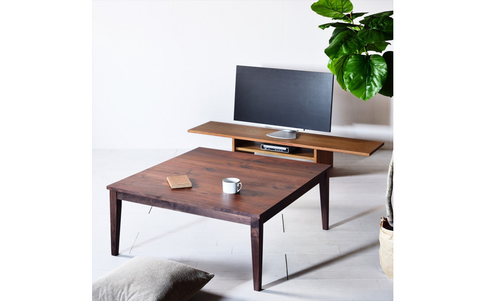 【シンプルモダンな家具のお部屋に】 シャープなデザインのＮＯ１センターテーブル110×110 ウォールナット ローテーブル 無垢材 国産 大川家具