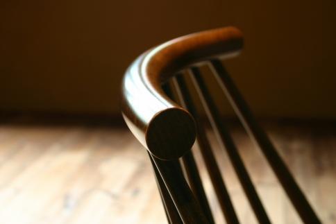 【異邦人 あぐら椅子 1脚】★さざ波のような優しい表情を持ち、浮造り加工を施した独特の風合いを楽しめます