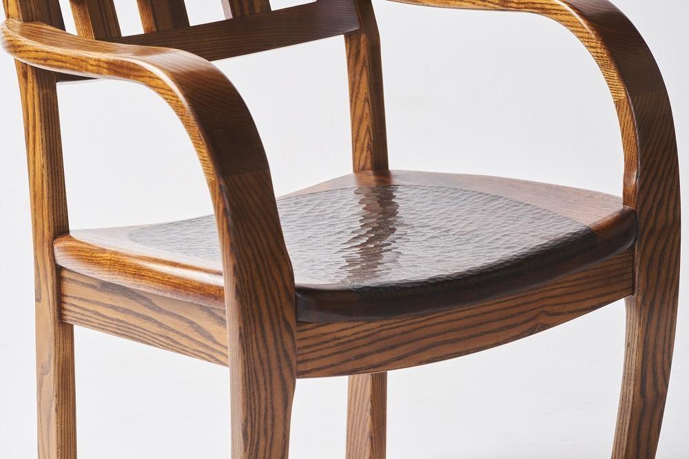 漆塗り触れ合い椅子（優雅）