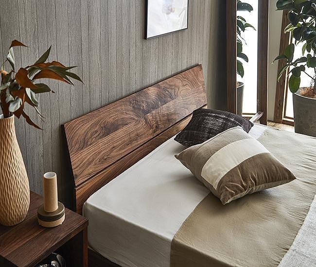 ベッドフレーム　ケイチョウ　セミダブル／ウォールナット