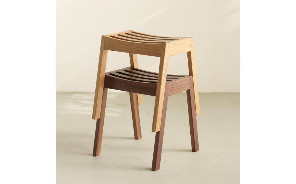 ウォルナット無垢材のスタッキングスツール ワード 積み重ね 玄関 キッズ