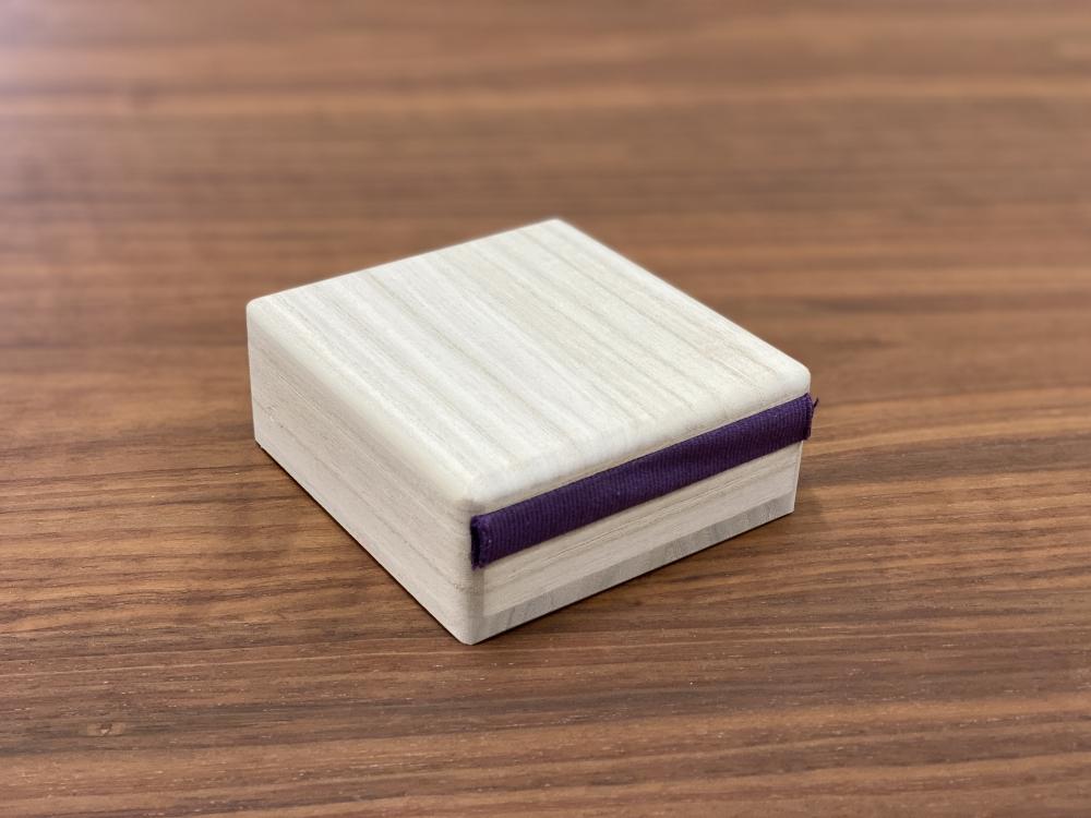 乳歯ケース 紐蝶番