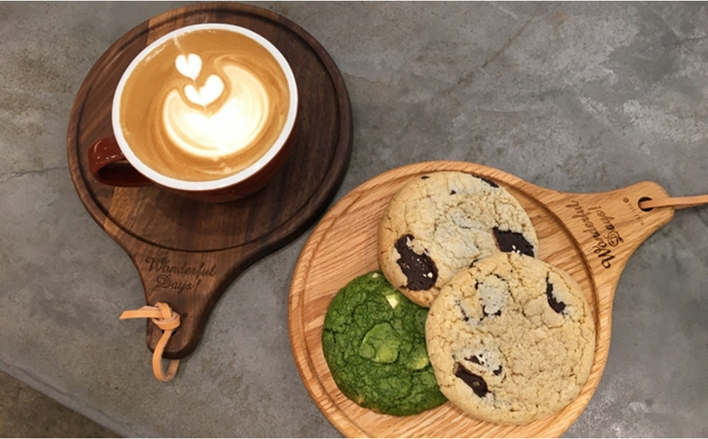 木製プレート ピザプレート バルーンカッティングボード【ウォールナット】