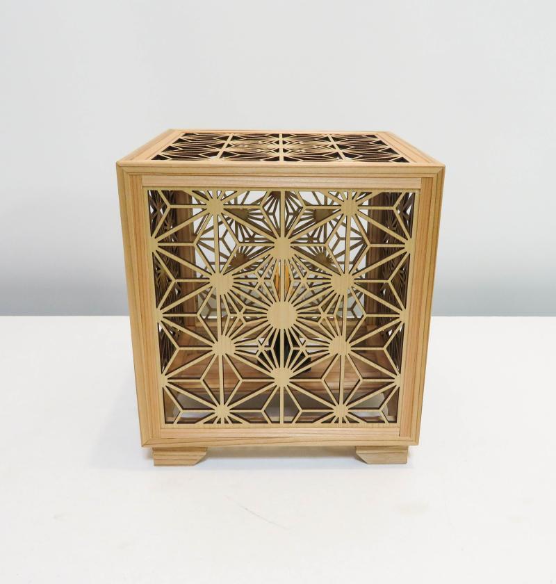 レーザー行灯「趣」キューブ 八重桜と麻の葉組子模様