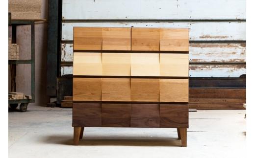 チェスト タンス 幅78 4段 奥行44 MIX 無垢材 引き出し 収納 桐たんす 箪笥 脚付き 大川家具 丸田木工 モデルノ