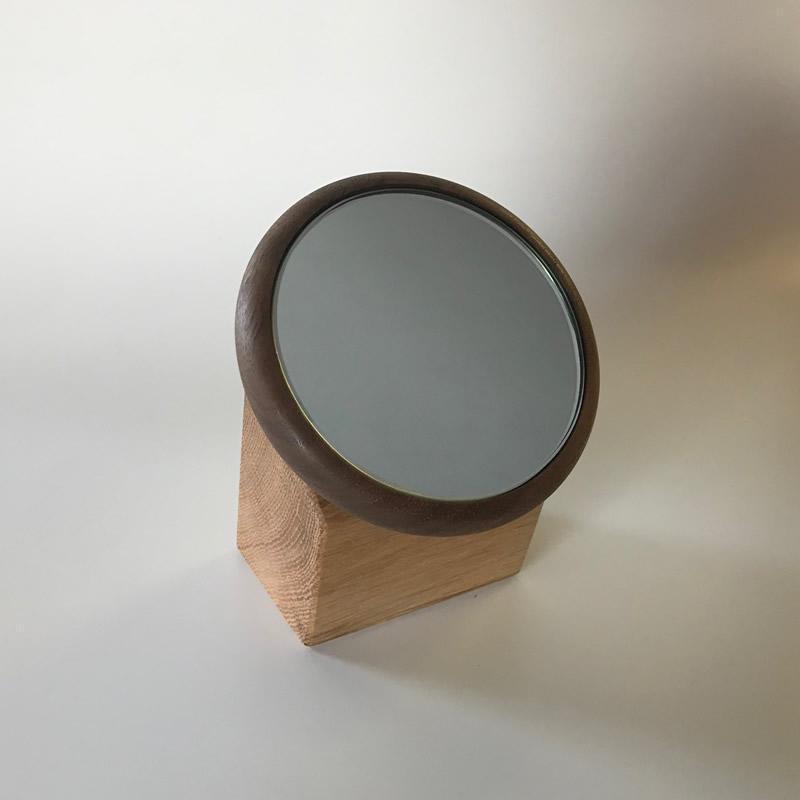 【Face Mirror　ウォールナット材+オーク材】ハンドミラー（手鏡）としてもスタンドミラー（卓上）