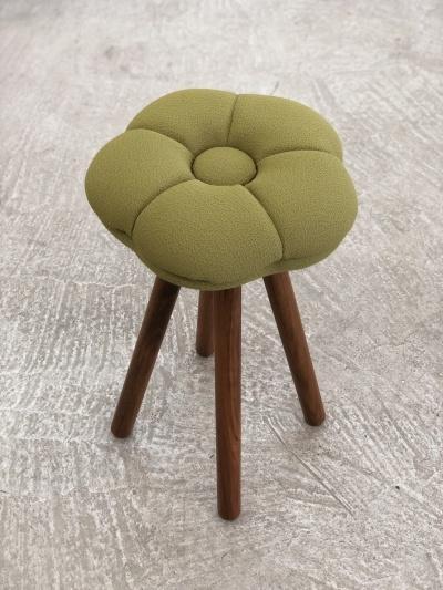 monaca stool：tsubaki（モナカスツール 椿／抹茶色）