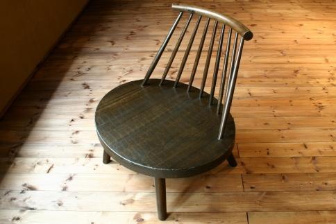 【異邦人 あぐら椅子 1脚】★さざ波のような優しい表情を持ち、浮造り加工を施した独特の風合いを楽しめます