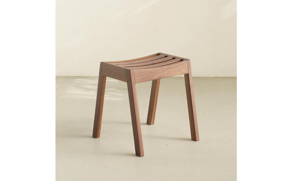 ウォルナット無垢材のスタッキングスツール ワード 積み重ね 玄関 キッズ
