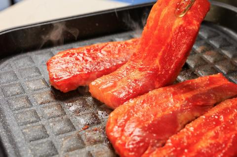 AS-017_特製コチュジャンダレに漬け込んだ味付きサムギョプサル　たっぷり１kg