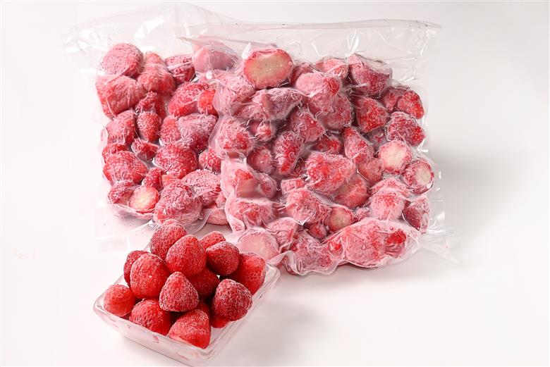 CZ-003_食べ比べ【あまおう】冷凍いちご800g、いちごの冷凍タブレット600g