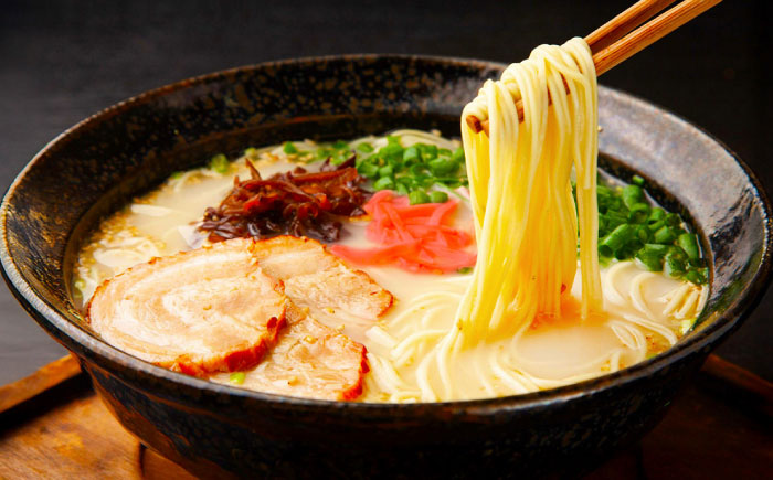 博多屋台味ラーメン 10食入（5食入×2箱）【豚骨ラーメン】《豊前市》【株式会社木村食品（株式会社中村屋）】 [VEJ005]