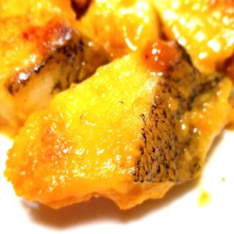 【3回定期便】中間市老舗マル五 辻鮮魚店鮭・鯖・カレイ西京漬&たまり醤油16切　Bセット【001-0380】