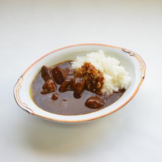 【6回定期便】ゴロッ!と入ったコラーゲン博多和牛　牛すじカレー5食セット【001-0388】