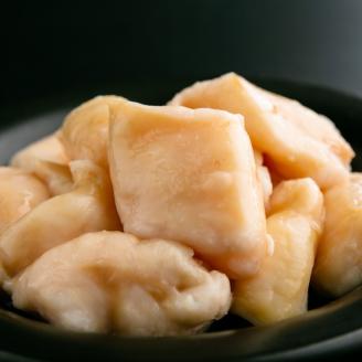 ぶどうの樹　九州産★和牛マル腸　もつ鍋（炊き餃子付き）あごだし醤油 （3～4人前）【066-0001】