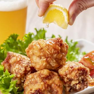 【簡単ごはん】中間市老舗鮮魚店の惣菜　中華セット(いかしゅうまい15個・鶏モモ唐揚1kg)【001-0122】