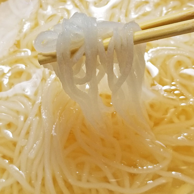 九州産ハーブ鶏水炊き鍋2人前×1セット〆のマルゴめんは中間市新名物の米粉麺【001-0315】