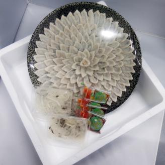 【4回定期便】とらふぐ刺身　菊盛り一尺大皿　ふぐ皮湯引き付4人前【001-0403】